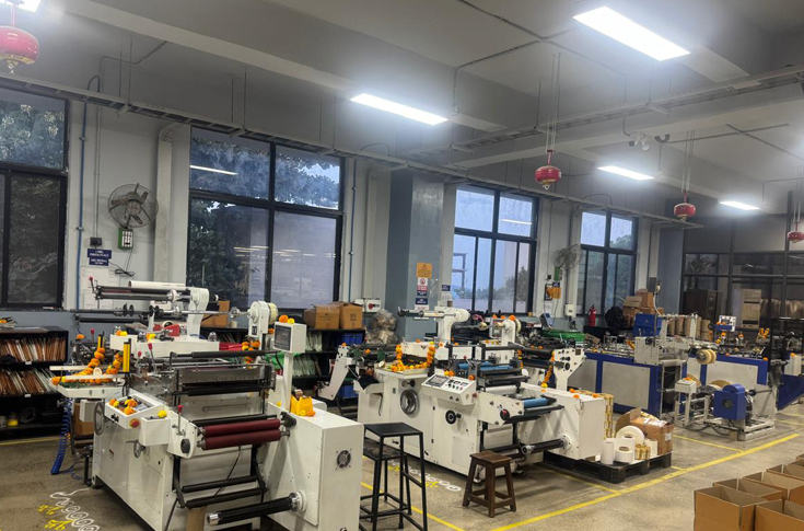 MIPT students gain hands-on experience at Ugar Labels