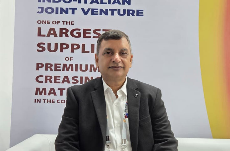 Reves showcases its creasing matrix at Pamex