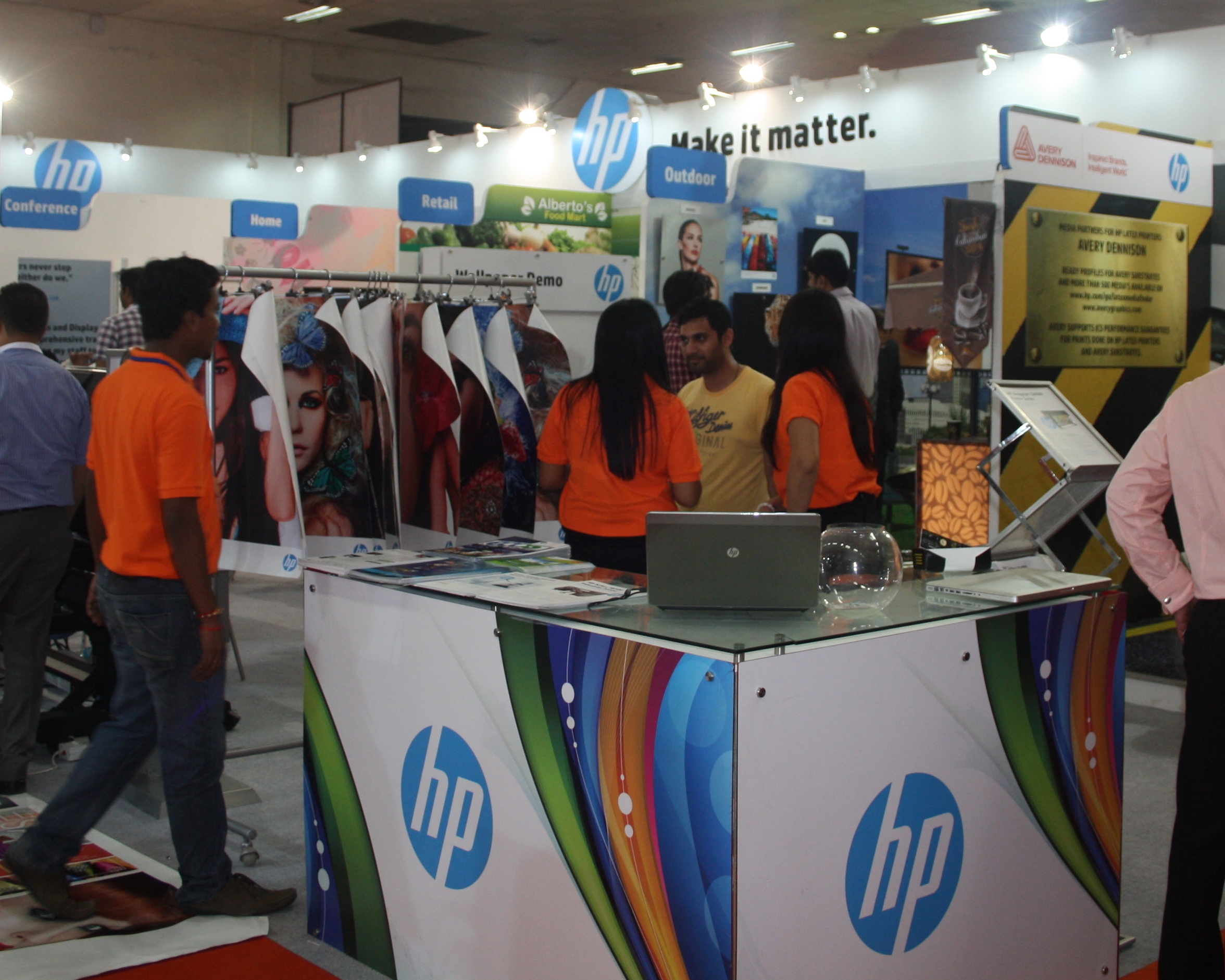 HP shows-off its latex technology at Media Expo 2012