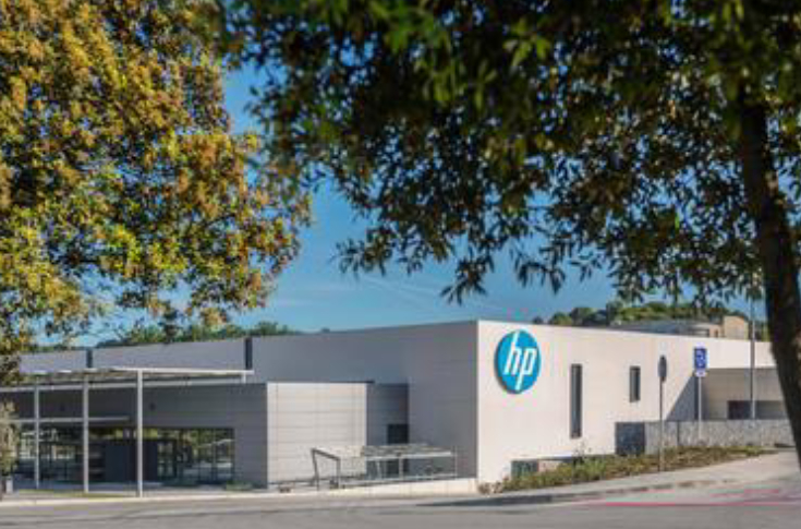 Xerox plots bid for HP