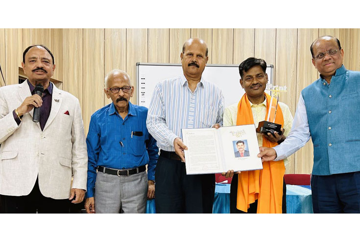 Ravi Srivastava receives Print Shree Award 2023