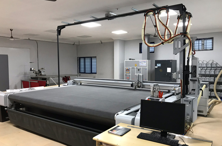 Macro Media eases its soft-signage operations with Zund cutting table