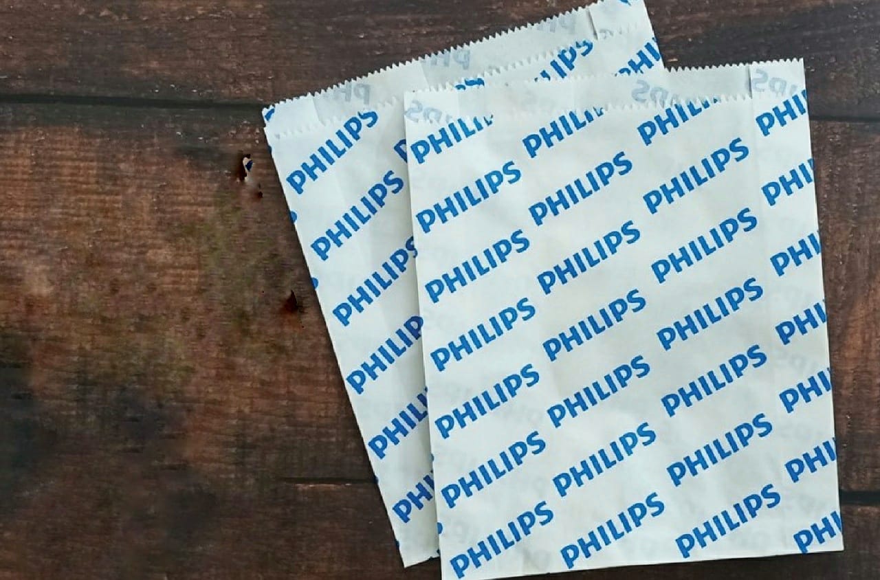 Sustainable packaging lights up Philips LED