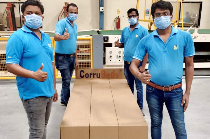 Making beds made of paper for Covid-19 quarantine hubs