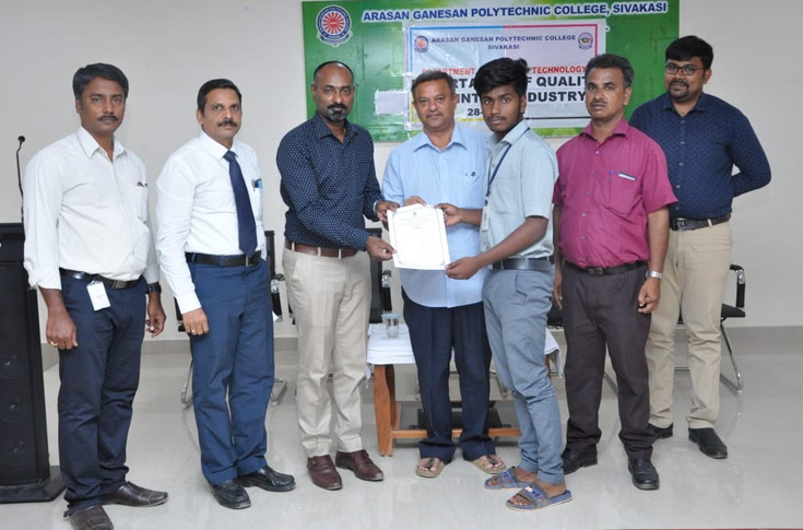 Idealliance Foundation presents scholarships to Arasan Ganesan Polytechnic students