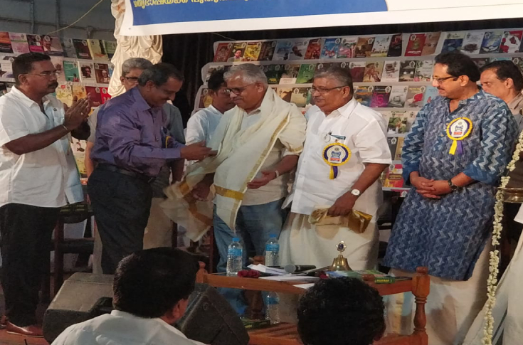 Kerala: 584 Malayalam books released simultaneously to create record