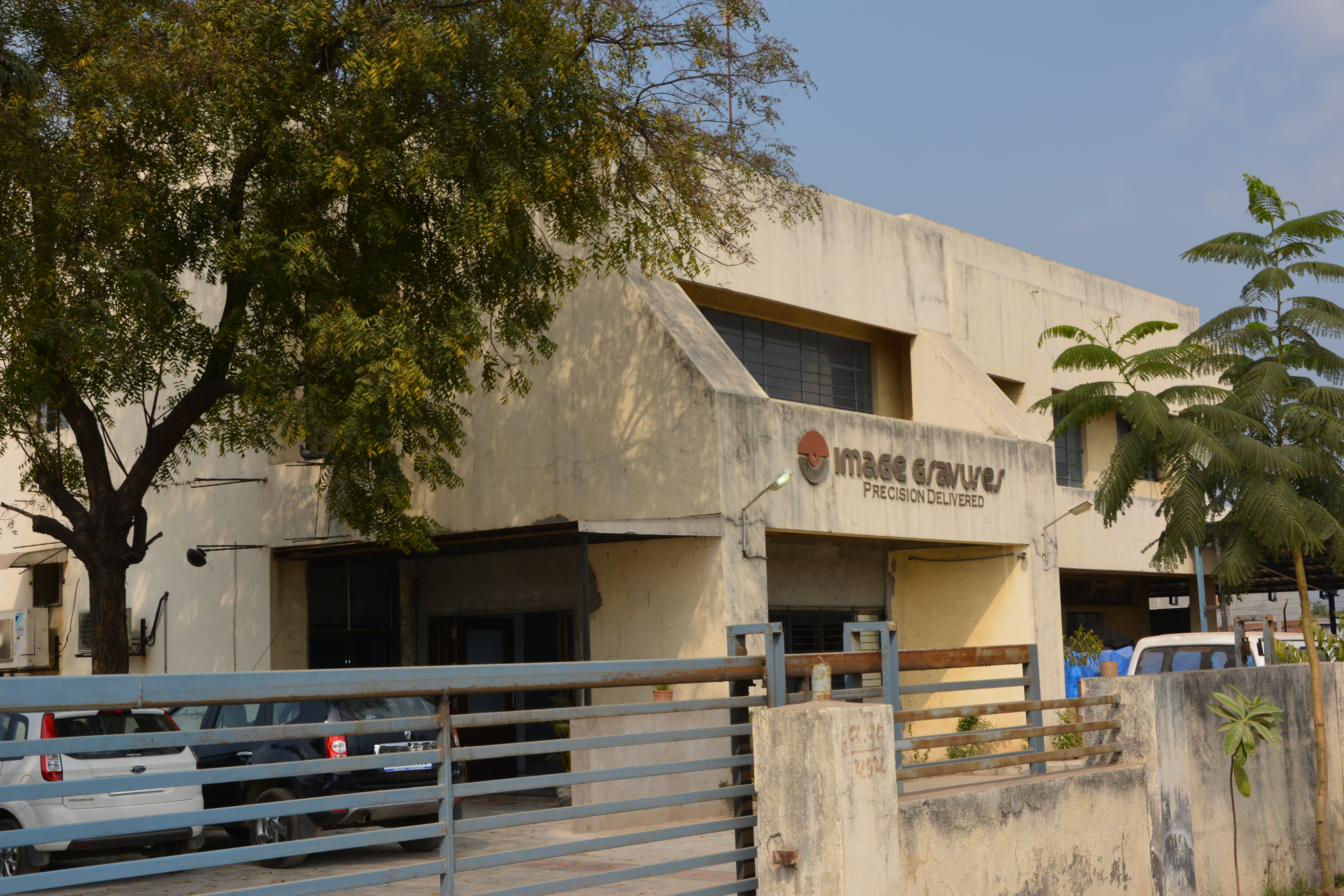 Image Gravures ups capacity with fourth engraver