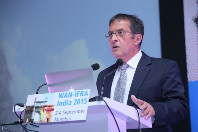 Emerging business models of newspaper printing