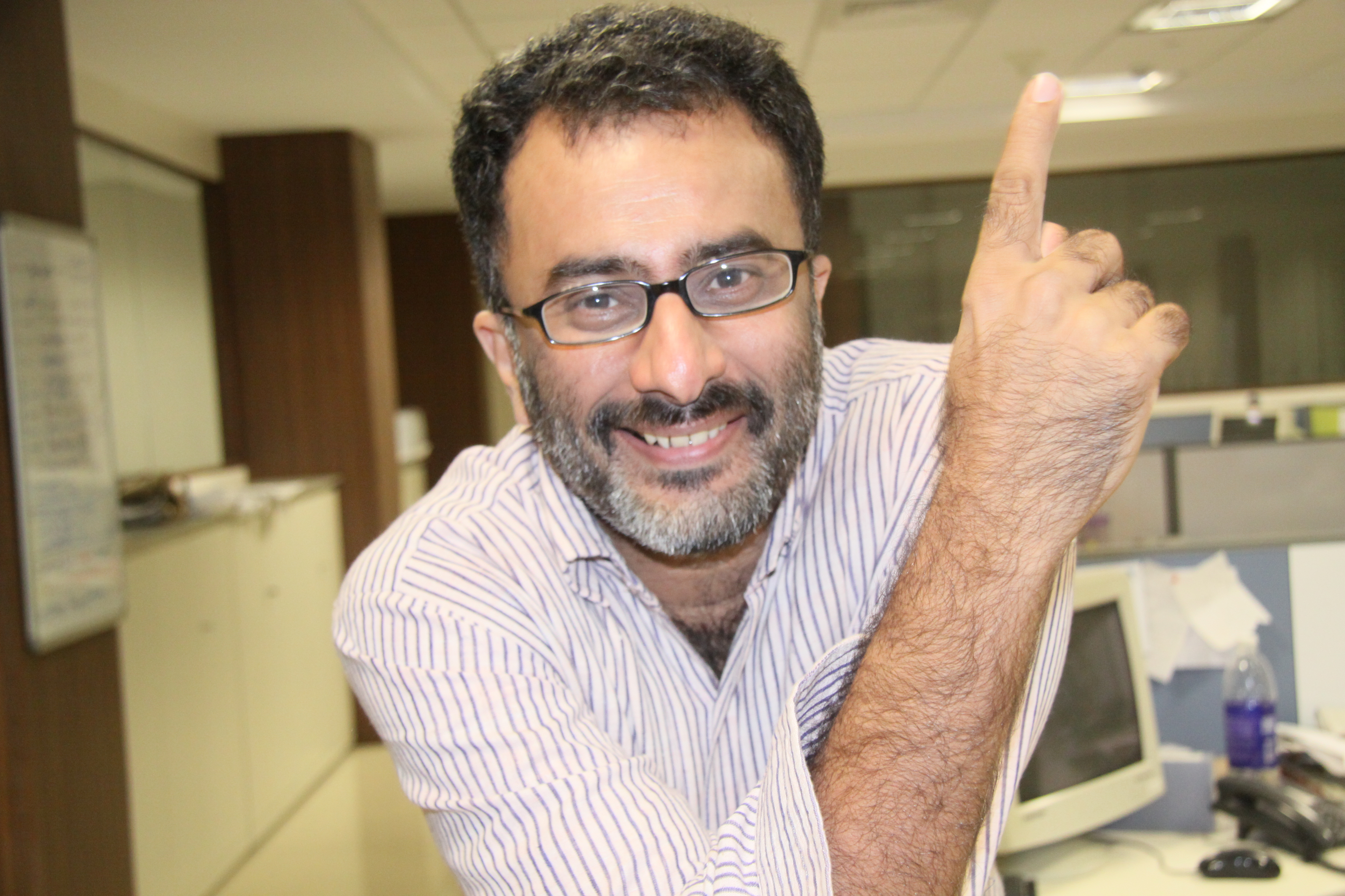 Buy-outs and realignments among newspaper majors