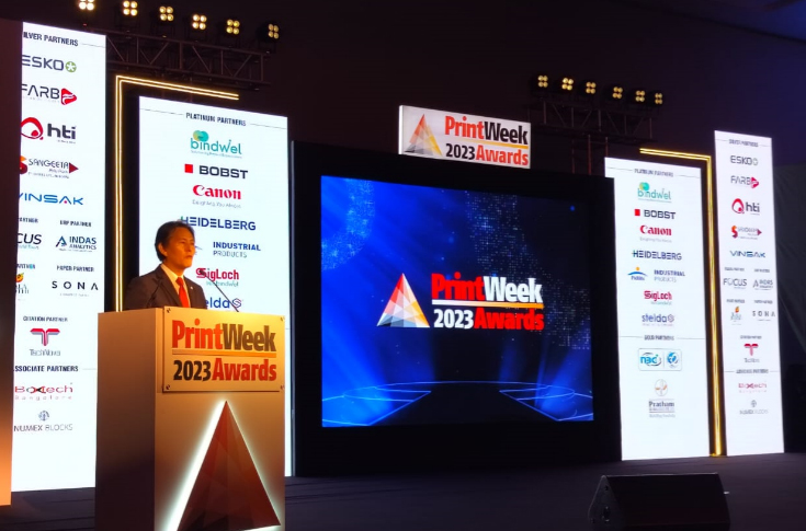 Manabu Yamazaki speaking at PrintWeek Awards discussing growth of India’s printing and packaging industry, digital transformation, packaging expansion, and rising print book market potential