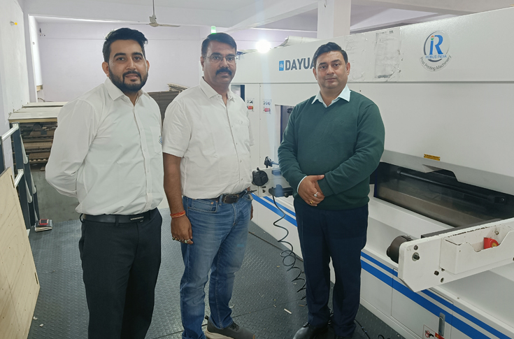 Vats Packaging facility in Noida operating automatic die-cutting and finishing machinery for mono cartons and corrugated packaging, improving production speed, safety, and efficiency