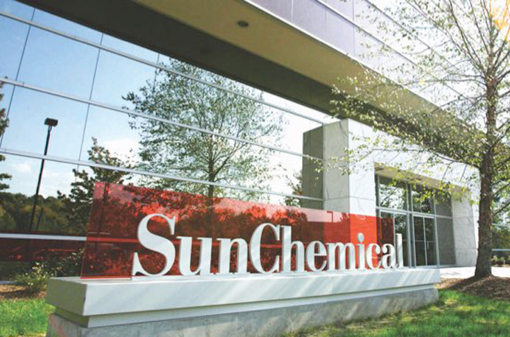 Sun Chemical sustainability report overview showing progress toward 2030 carbon emission reduction goals, highlighting the Five Rs framework, energy-efficient manufacturing operations, and sustainable product innovations for circular economy solutions