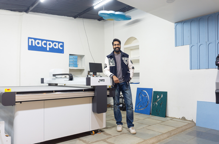 Jico Life showcases JWEI digital cutting machine installed by TechNova at PrintPack India 2025 for short-run packaging and digital post-press applications