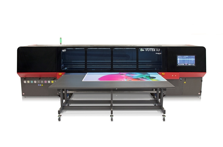 Macromedia invests in EFI Vutek  