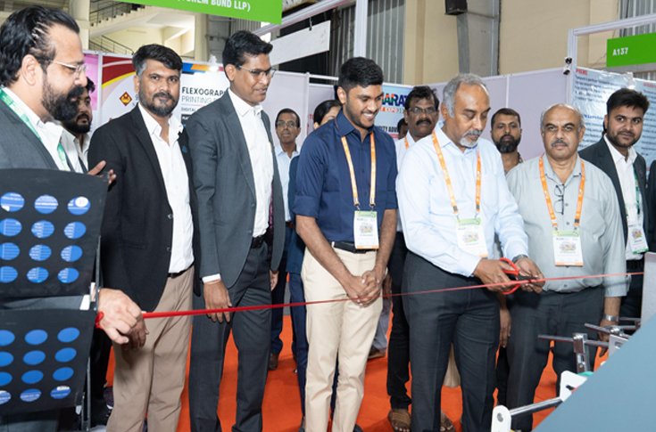 Robus India Excellence series automatic folder-gluer demonstrated at Bharat Print Expo 2025 in Bengaluru, featuring MES-ready automation, real-time production monitoring, and ERP integration for carton and packaging manufacturing