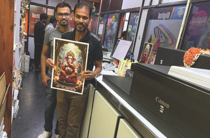 The Canon ImagePress V1350 improves commercial printing, photo albums, and short-run packaging with faster production, high-quality output, and 500-gsm media support
