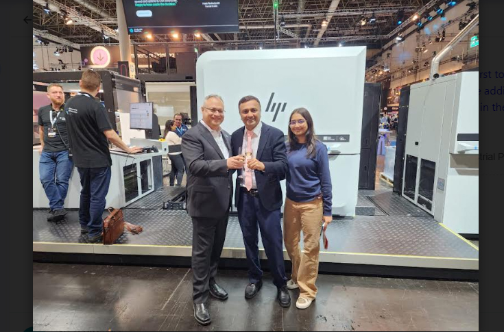 HP Indigo digital printing presses used by Swiss Pac for customised flexible packaging, including pouches for coffee, tea, pet food, and beauty products, showcasing high-speed production and gravure-quality print output