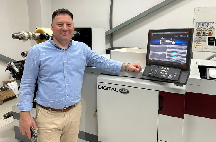 Mark Andy flexo and hybrid printing machines including Rotoflex systems and Digital Series HD presses with automation, inspection, and workflow software for label production efficiency