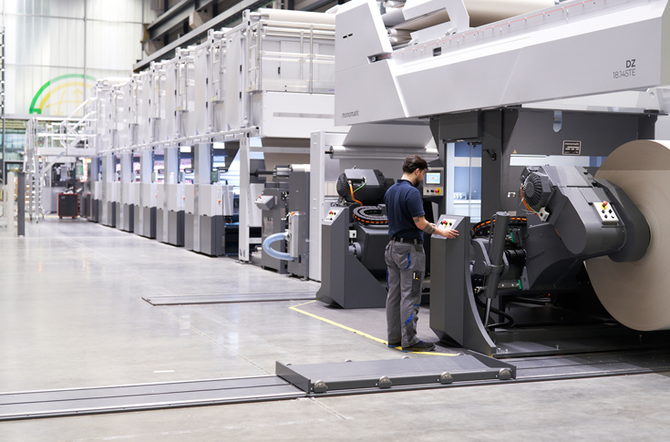 Heidelberg Boardmaster flexographic web printing system producing sustainable packaging with water-based inks, automation features, and AI-supported quality inspection at Drupa