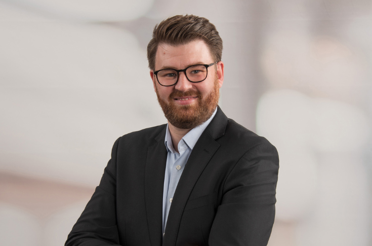 Domino digital printing technology reducing plate usage and pre-press waste, improving sustainability by lowering ink, water, and chemical consumption in packaging production